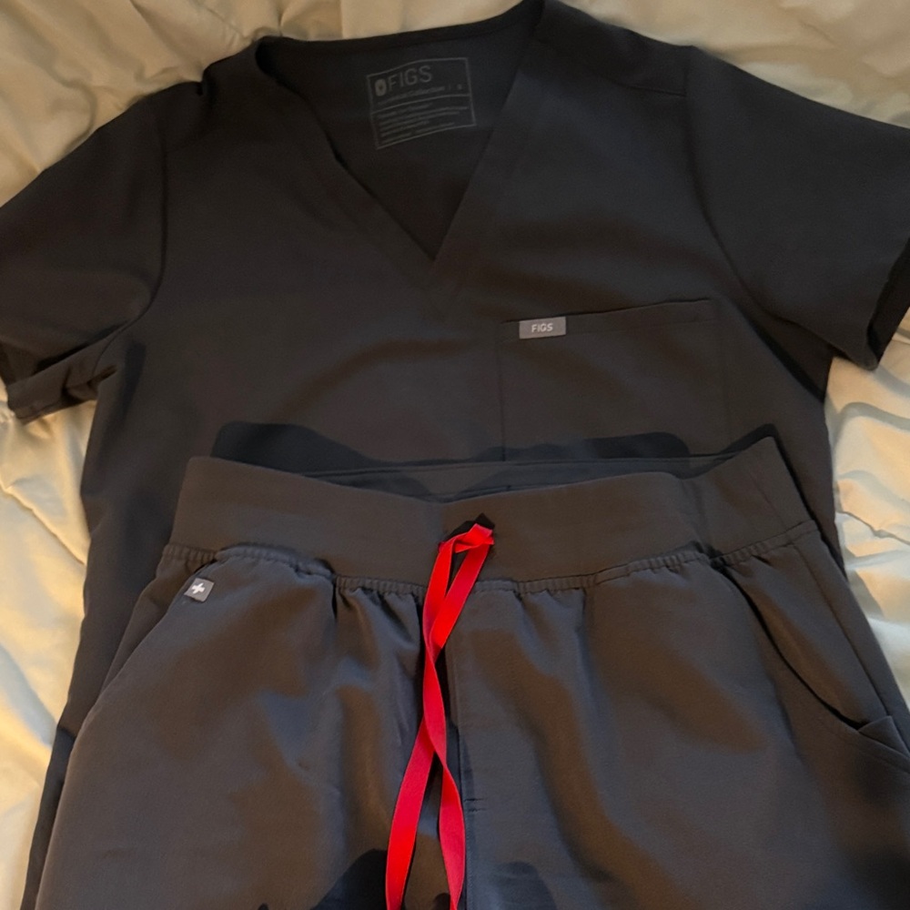 Figs Dark Gray Scrub Set with Red Accent